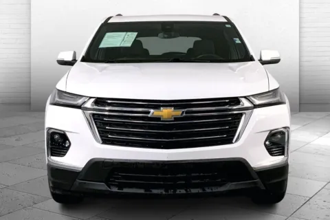 Photos of 2023 Chevrolet Traverse LT Cloth for sale in Kansas City, MO at Cable Dahmer Chevrolet of Kansas City