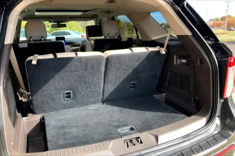 More photos of 2020 Ford Explorer Platinum at Cable Dahmer Chevrolet of Kansas City, MO