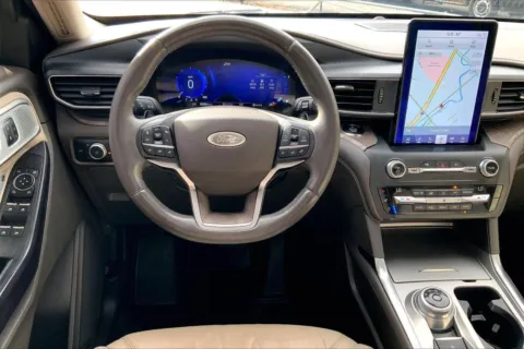 More photos of 2020 Ford Explorer Platinum at Cable Dahmer Chevrolet of Kansas City, MO