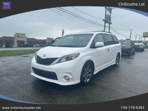 White 2011 Toyota Sienna SE Minivan 4D for sale in Chillicothe, OH