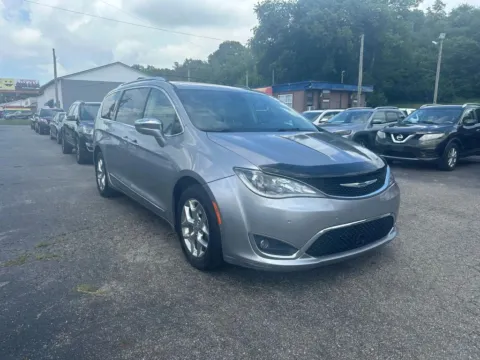Another view of 2017 Chrysler Pacifica Limited Minivan 4D for sale in Chillicothe, OH at Instant Auto Sales Chillicothe