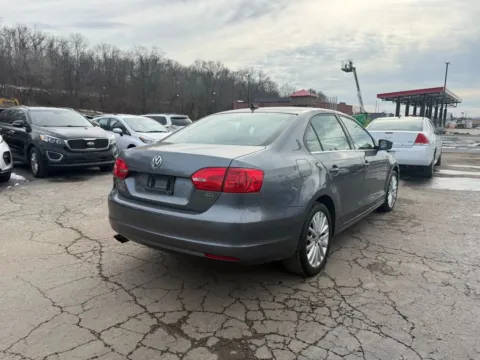 More photos of 2014 Volkswagen Jetta 1.8T SEL Sedan 4D at Instant Auto Sales Chillicothe, OH