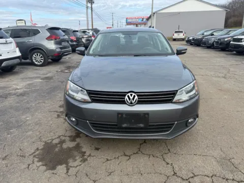 Photos of 2014 Volkswagen Jetta 1.8T SEL Sedan 4D for sale in Chillicothe, OH at Instant Auto Sales Chillicothe
