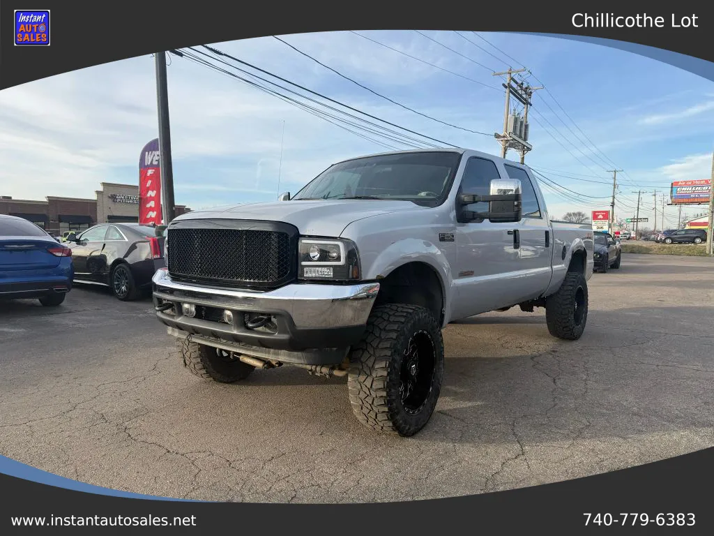 2004 Ford F250 Super Duty Crew Cab Lariat Pickup 4D 6 3/4 ft for sale in Chillicothe, OH