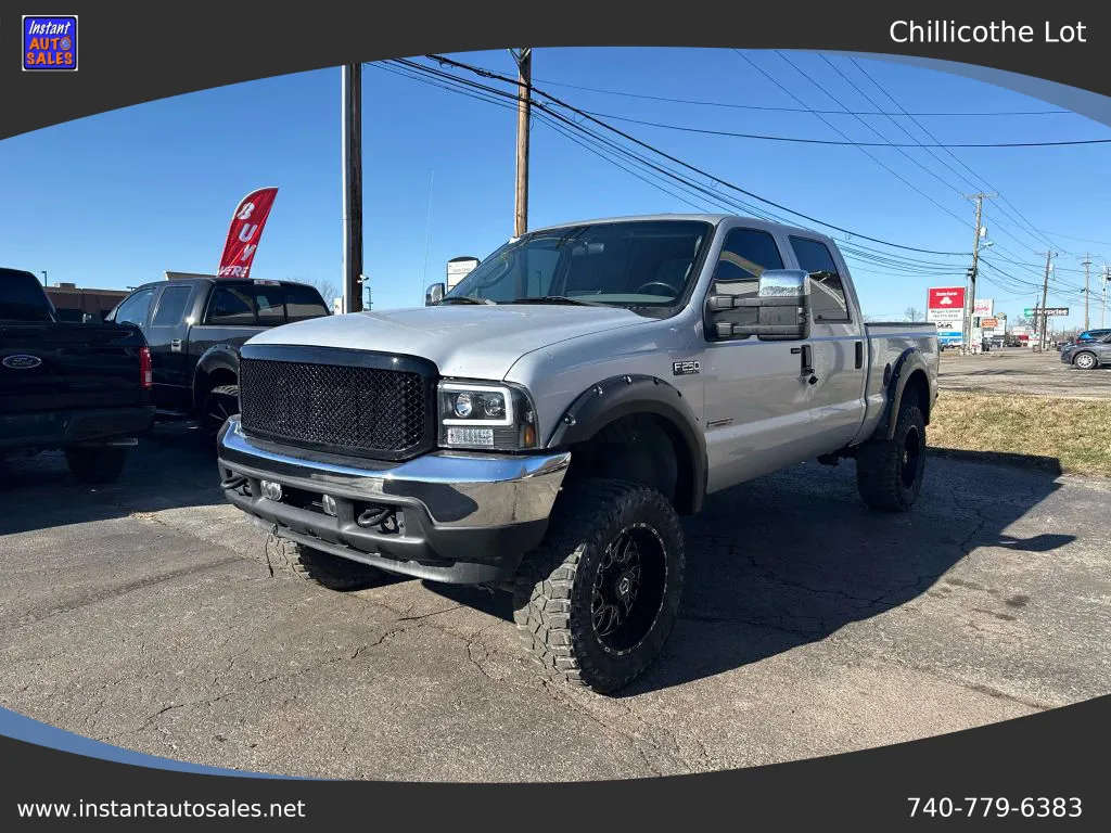 2004 Ford F250 Super Duty Crew Cab Lariat Pickup 4D 6 3/4 ft for sale in Chillicothe, OH