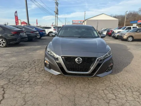 Photos of 2019 Nissan Altima 2.5 SV Sedan 4D for sale in Chillicothe, OH at Instant Auto Sales Chillicothe