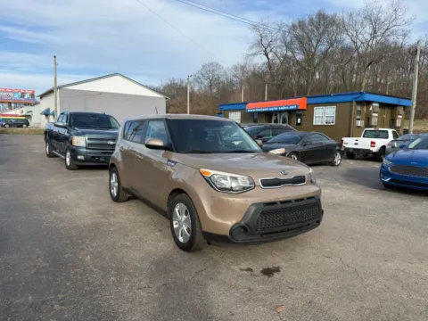 Another view of 2016 Kia Soul Wagon 4D for sale in Chillicothe, OH at Instant Auto Sales Chillicothe