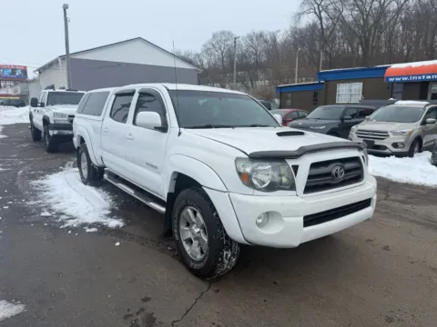 Another view of 2009 Toyota Tacoma Double Cab Pickup 4D 6 ft for sale in Chillicothe, OH at Instant Auto Sales Chillicothe