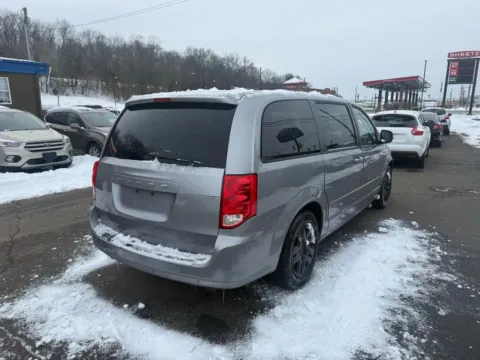 More photos of 2016 Dodge Grand Caravan Passenger SE Minivan 4D at Instant Auto Sales Chillicothe, OH