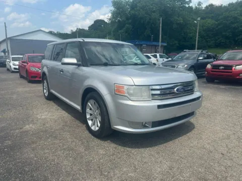Another view of 2011 Ford Flex SEL Sport Utility 4D for sale in Chillicothe, OH at Instant Auto Sales Chillicothe