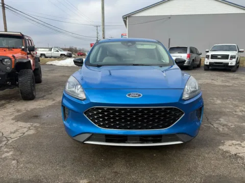 Photos of 2020 Ford Escape SE Sport Utility 4D for sale in Chillicothe, OH at Instant Auto Sales Chillicothe