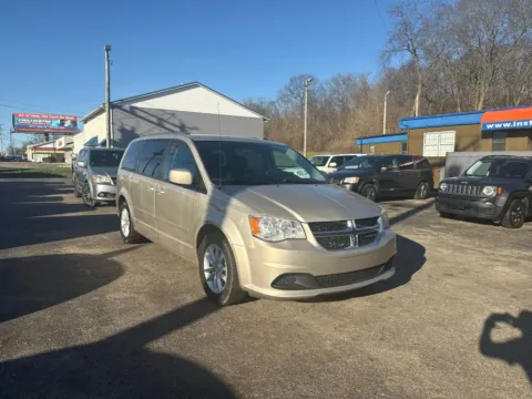 Another view of 2014 Dodge Grand Caravan Passenger SXT Minivan 4D for sale in Chillicothe, OH at Instant Auto Sales Chillicothe