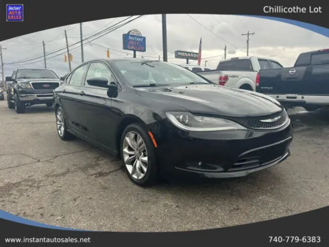Black 2015 Chrysler 200 S Sedan 4D for sale in Chillicothe, OH