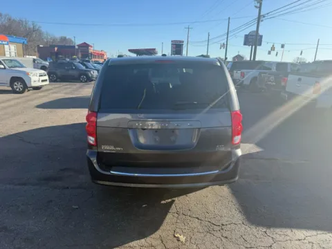 More photos of 2017 Dodge Grand Caravan Passenger SXT Minivan 4D at Instant Auto Sales Chillicothe, OH