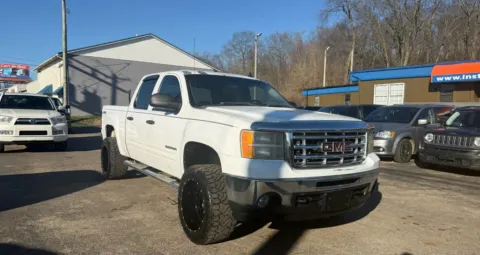 Another view of 2011 GMC Sierra 1500 Crew Cab SLE Pickup 4D 5 3/4 ft for sale in Chillicothe, OH at Instant Auto Sales Chillicothe