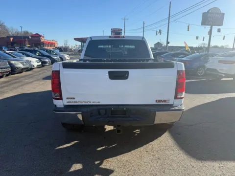 More photos of 2011 GMC Sierra 1500 Crew Cab SLE Pickup 4D 5 3/4 ft at Instant Auto Sales Chillicothe, OH
