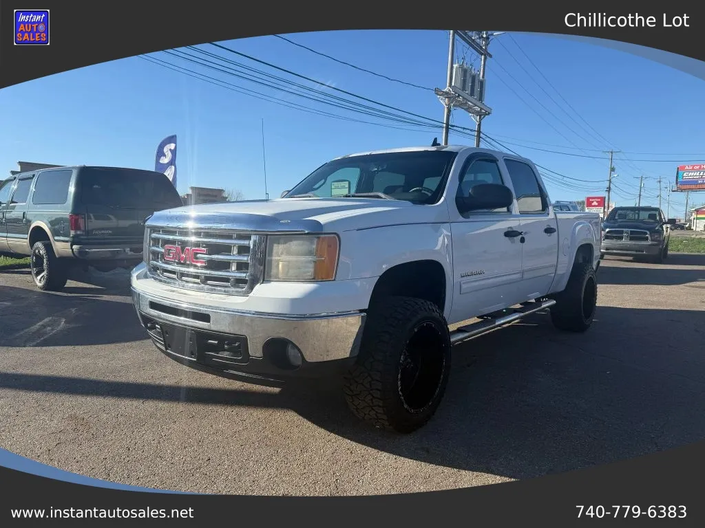 White 2011 GMC Sierra 1500 Crew Cab SLE Pickup 4D 5 3/4 ft for sale in Chillicothe, OH