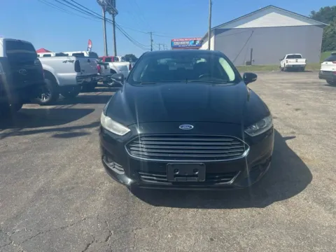 Photos of 2014 Ford Fusion SE Sedan 4D for sale in Chillicothe, OH at Instant Auto Sales Chillicothe