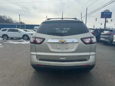More photos of 2016 Chevrolet Traverse LT Sport Utility 4D at Instant Auto Sales Chillicothe, OH
