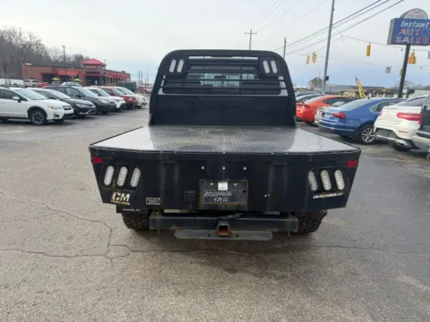 More photos of 2009 Ford F350 Super Duty Crew Cab XLT Pickup 4D 8 ft at Instant Auto Sales Chillicothe, OH