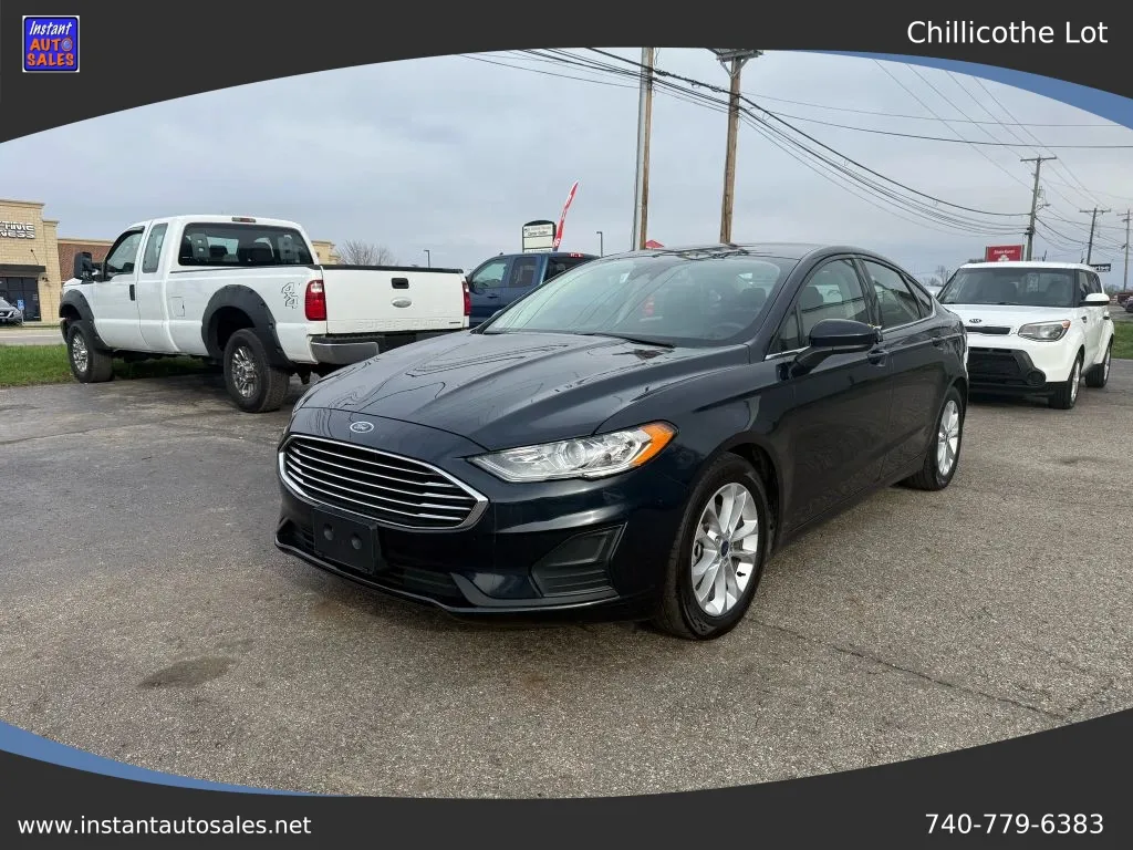 Blue 2020 Ford Fusion SE Sedan 4D for sale in Chillicothe, OH