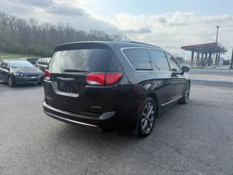 More photos of 2017 Chrysler Pacifica Limited Minivan 4D at Instant Auto Sales Chillicothe, OH
