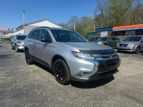 Another view of 2018 Mitsubishi Outlander ES Sport Utility 4D for sale in Chillicothe, OH at Instant Auto Sales Chillicothe