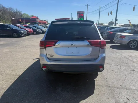 More photos of 2018 Mitsubishi Outlander ES Sport Utility 4D at Instant Auto Sales Chillicothe, OH