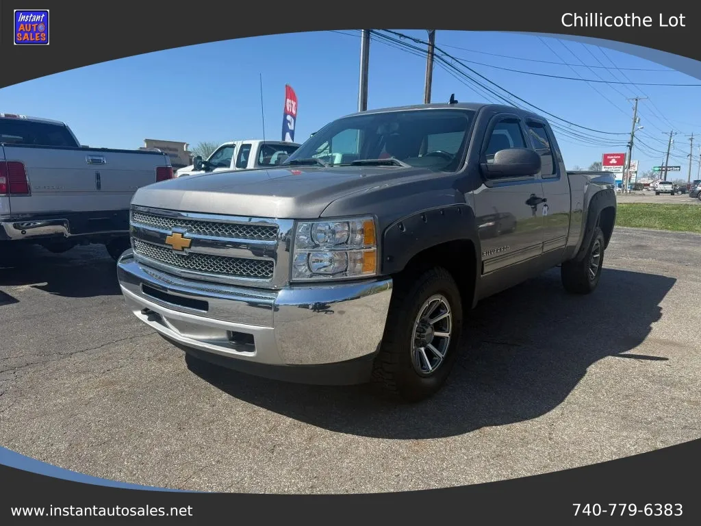 Silver 2013 Chevrolet Silverado 1500 Extended Cab LT Pickup 4D 6 1/2 ft for sale in Chillicothe, OH