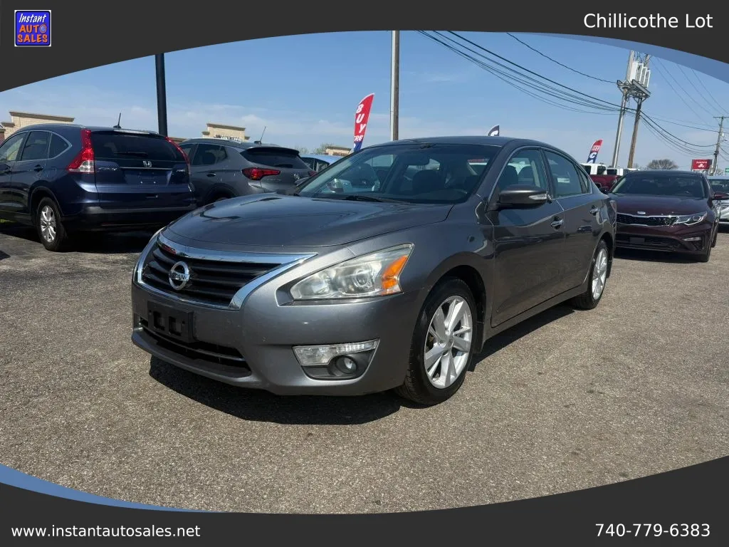 Gray 2015 Nissan Altima 2.5 SV Sedan 4D for sale in Chillicothe, OH