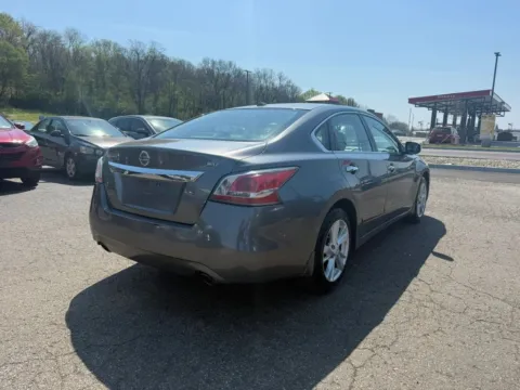 More photos of 2015 Nissan Altima 2.5 SV Sedan 4D at Instant Auto Sales Chillicothe, OH