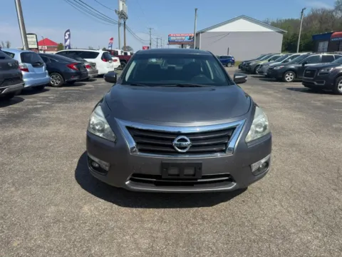 Photos of 2015 Nissan Altima 2.5 SV Sedan 4D for sale in Chillicothe, OH at Instant Auto Sales Chillicothe