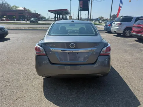 More photos of 2015 Nissan Altima 2.5 SV Sedan 4D at Instant Auto Sales Chillicothe, OH