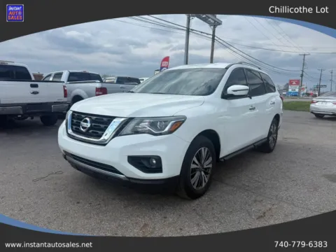 White 2018 Nissan Pathfinder SV Sport Utility 4D for sale in Chillicothe, OH