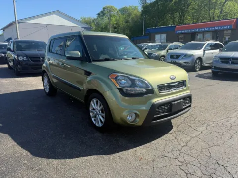 Another view of 2013 Kia Soul + Wagon 4D for sale in Chillicothe, OH at Instant Auto Sales Chillicothe