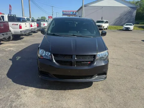 Photos of 2016 Dodge Grand Caravan Passenger SE Plus Minivan 4D for sale in Chillicothe, OH at Instant Auto Sales Chillicothe