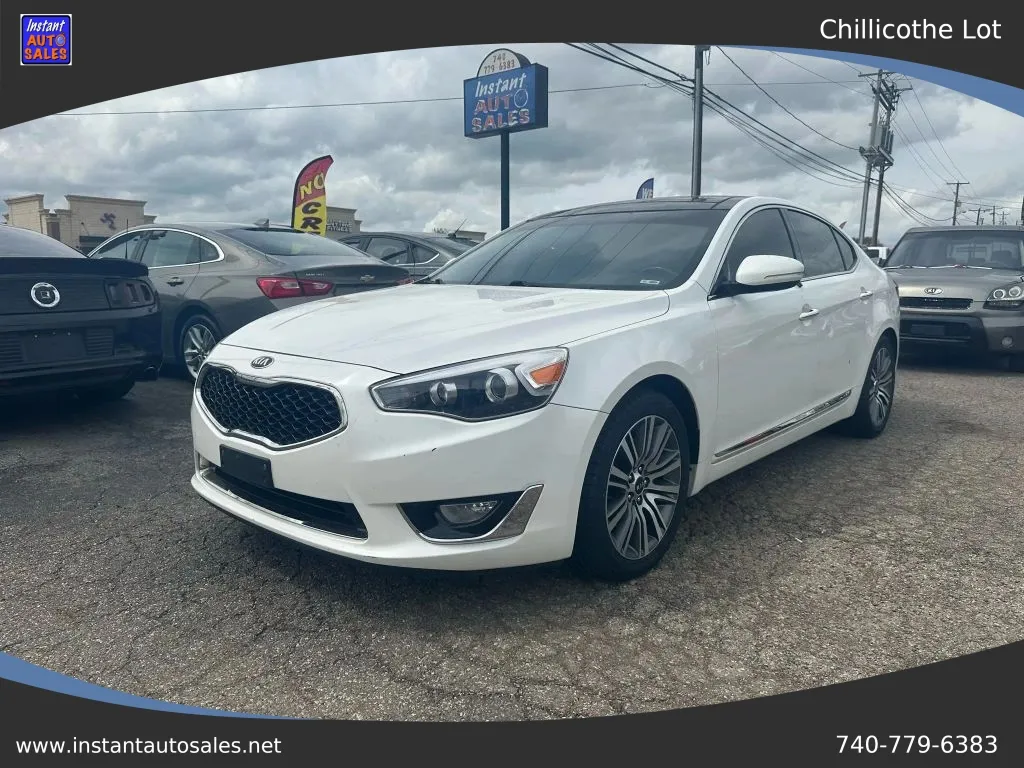 White 2016 Kia Cadenza Premium Sedan 4D for sale in Chillicothe, OH
