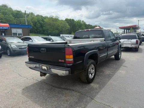 More photos of 2000 GMC Sierra 2500 HD Extended Cab Long Bed at Instant Auto Sales Chillicothe, OH