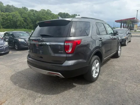 More photos of 2017 Ford Explorer XLT Sport Utility 4D at Instant Auto Sales Chillicothe, OH