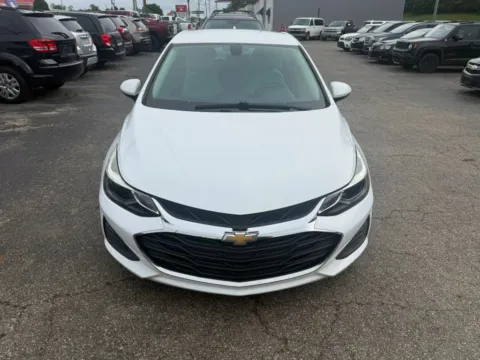 White 2019 Chevrolet Cruze LT Hatchback 4D for sale in Chillicothe, OH