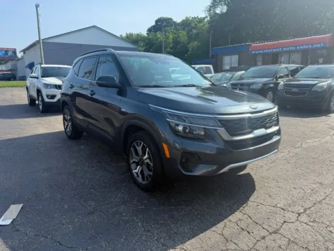 Another view of 2021 Kia Seltos EX Sport Utility 4D for sale in Chillicothe, OH at Instant Auto Sales Chillicothe