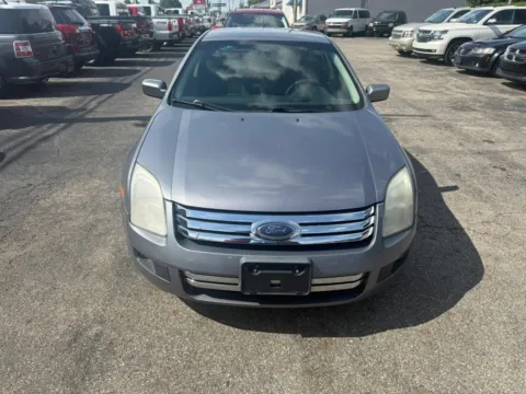 Photos of 2007 Ford Fusion SE Sedan 4D for sale in Chillicothe, OH at Instant Auto Sales Chillicothe