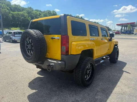 More photos of 2006 HUMMER H3 Sport Utility 4D at Instant Auto Sales Chillicothe, OH