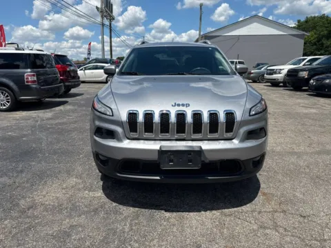 Photos of 2014 Jeep Cherokee Latitude Sport Utility 4D for sale in Chillicothe, OH at Instant Auto Sales Chillicothe