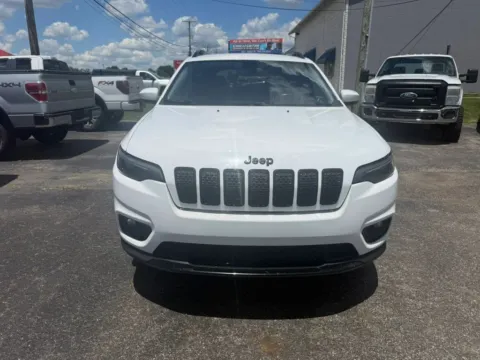 Photos of 2019 Jeep Cherokee Altitude Sport Utility 4D for sale in Chillicothe, OH at Instant Auto Sales Chillicothe