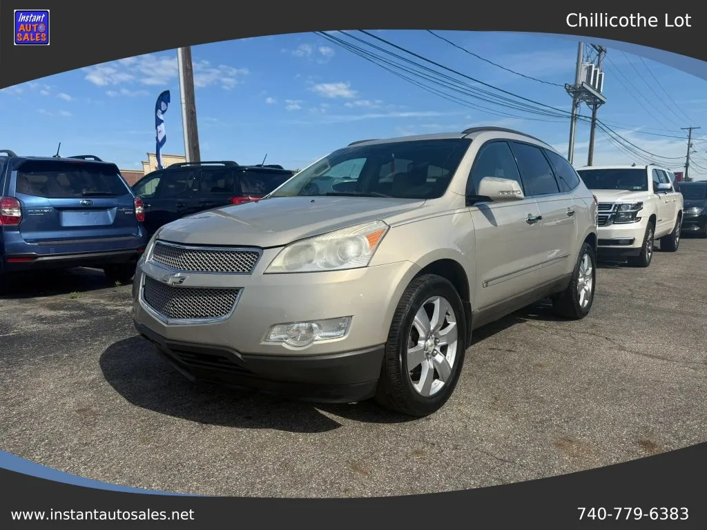 Beige 2009 Chevrolet Traverse LTZ Sport Utility 4D for sale in Chillicothe, OH