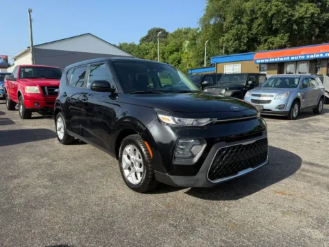 Another view of 2021 Kia Soul S Wagon 4D for sale in Chillicothe, OH at Instant Auto Sales Chillicothe