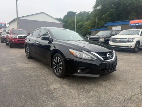 Another view of 2017 Nissan Altima 2.5 SL (2017.5) Sedan 4D for sale in Chillicothe, OH at Instant Auto Sales Chillicothe
