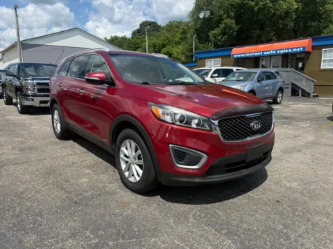 Another view of 2017 Kia Sorento LX Sport Utility 4D for sale in Chillicothe, OH at Instant Auto Sales Chillicothe