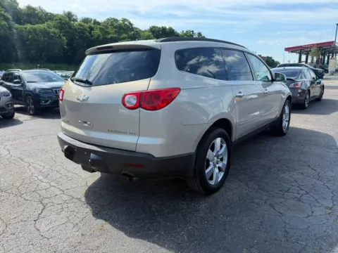 More photos of 2009 Chevrolet Traverse LTZ Sport Utility 4D at Instant Auto Sales Chillicothe, OH